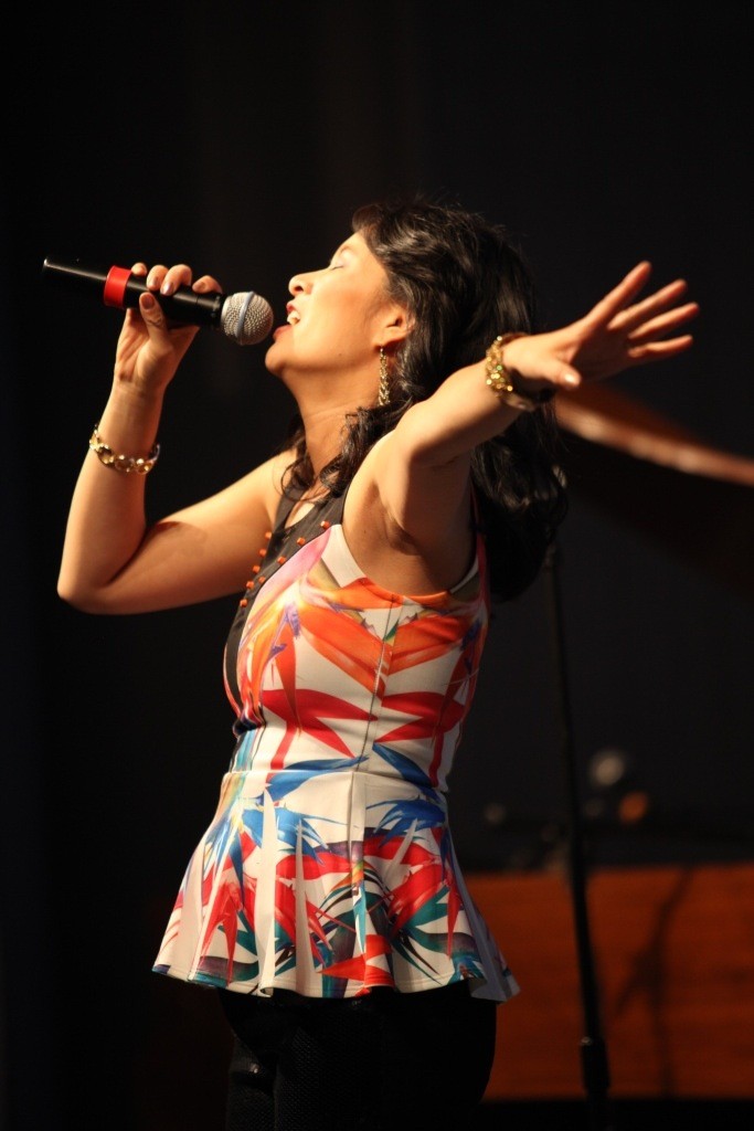Larissa Lam Singing in Concert